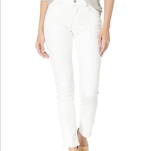 NEW Levi’s White Skinny Jeans. All offers welcomed